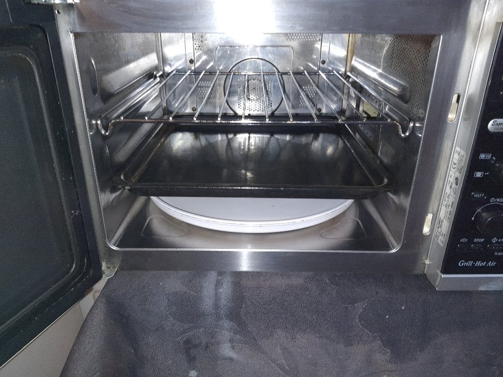 Sharp Combimagnetron met Heteluchtoven werkt super en schoon, Ophalen, Combimagnetron, Zo goed als nieuw, Draaiplateau