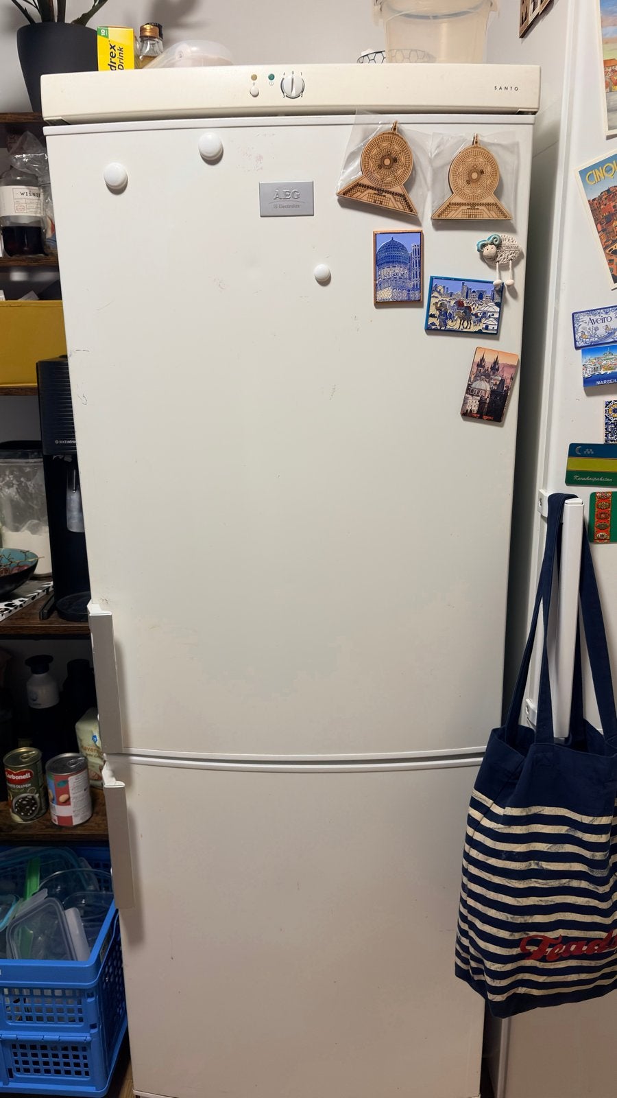 AEG Santo 40270KG koelkast (gratis afte halen, v onderdelen), Ophalen, 200 liter of meer, 60 cm of meer, Met aparte vriezer