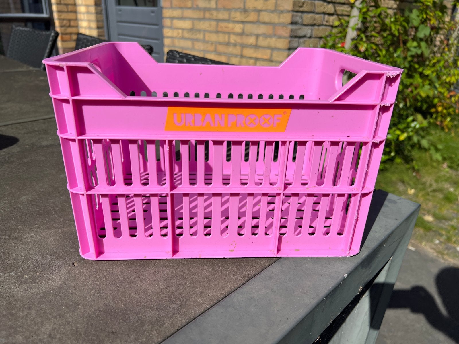 Roze fietskrat 30x22x19 cm - Urban Proof, Ophalen, Gebruikt, Fietskrat