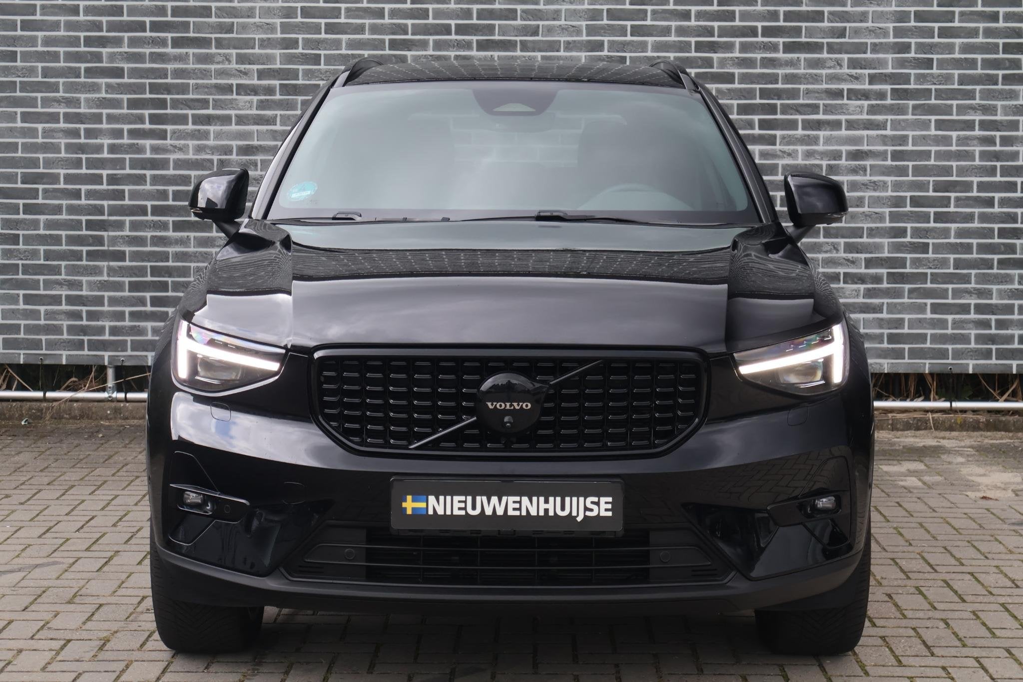 Volvo XC40 2.0 B3 Plus Dark Black Edition | Harman Kardon Au, Auto's, Gebruikt, Euro 6, 4 cilinders, Bedrijf