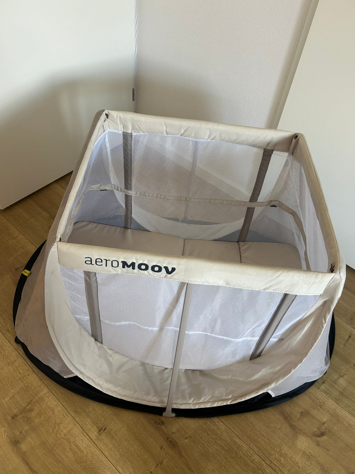 Beige reisbed - Aeromoov, Ophalen, Zo goed als nieuw, Reisbedje