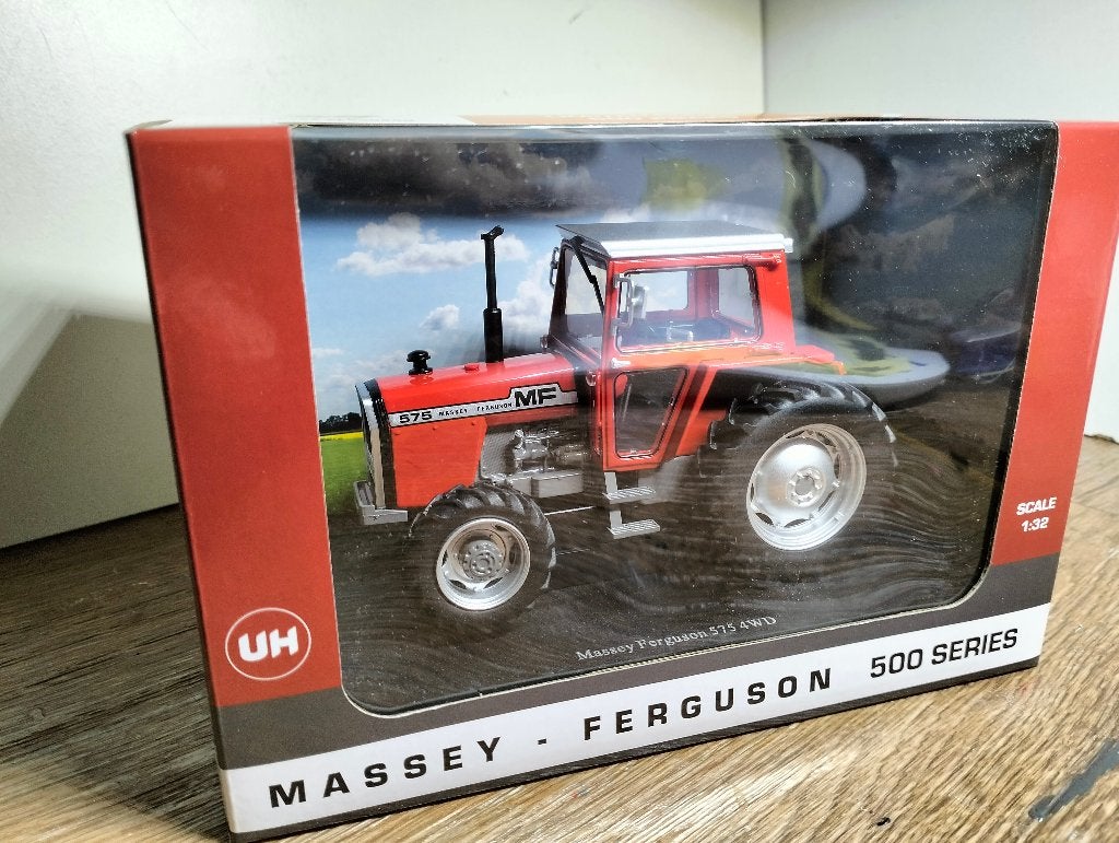 Te koop UH6764 Massey Ferguson 575 4-WD Gelimiteerd., Ophalen of Verzenden, Nieuw, Tractor of Landbouw, Universal Hobbies
