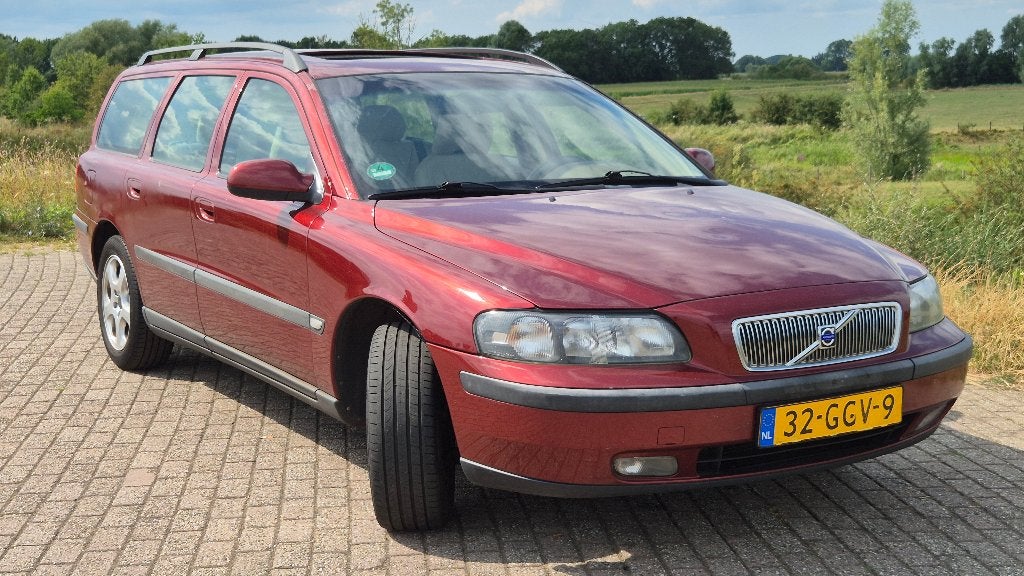 Volvo V70 2.4 170 PK | Beige leder | Schuifdak | 23-07-2027, Voorwielaandrijving, Automatische klimaatregeling, 1800 kg, Beige
