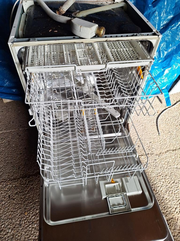 Defecte Miele vaatwasser - voor onderdelen of reparatie, Ophalen, 60 cm of meer, Inbouw, Niet werkend