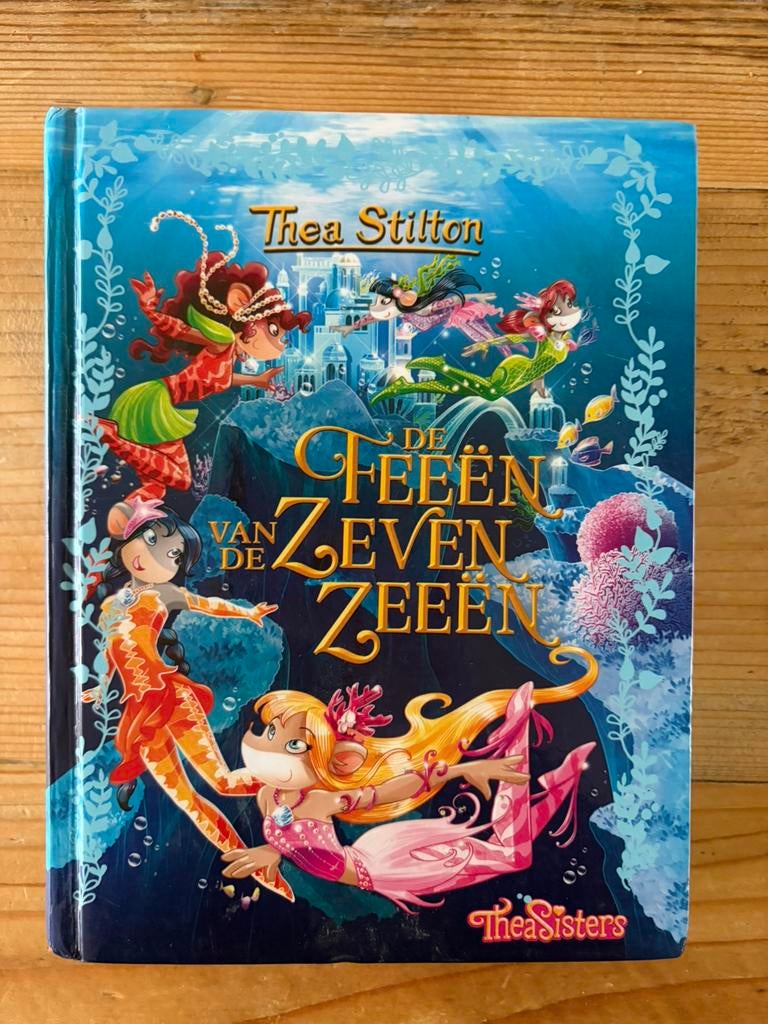 Thea Stilten De feeen van de zevende zeeen, Ophalen of Verzenden, Zo goed als nieuw