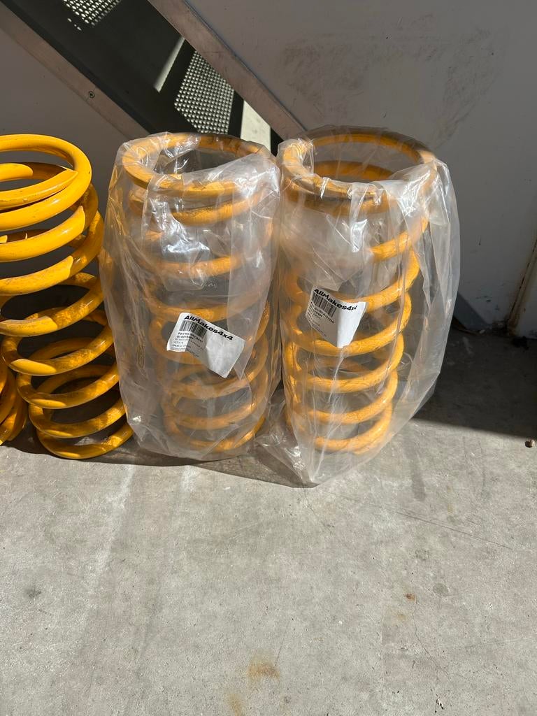 gele schroefveren Land rover Defender 90 TD5, Ophalen, Gebruikt, Universele onderdelen
