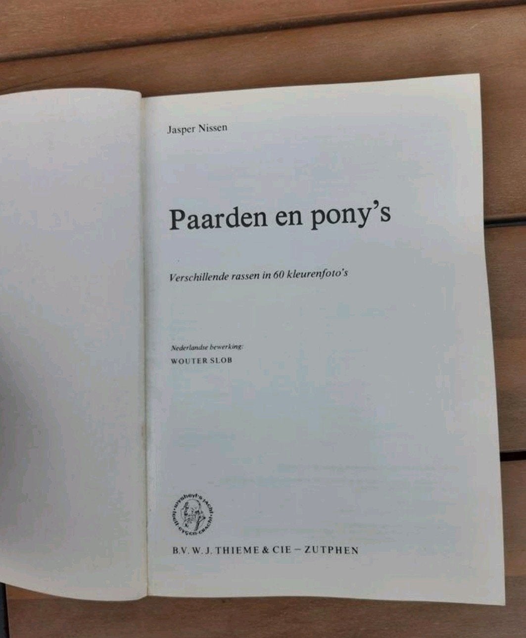Paarden en pony's - Jasper Nissen (1978) - 60 kleurenfoto's, Ophalen of Verzenden