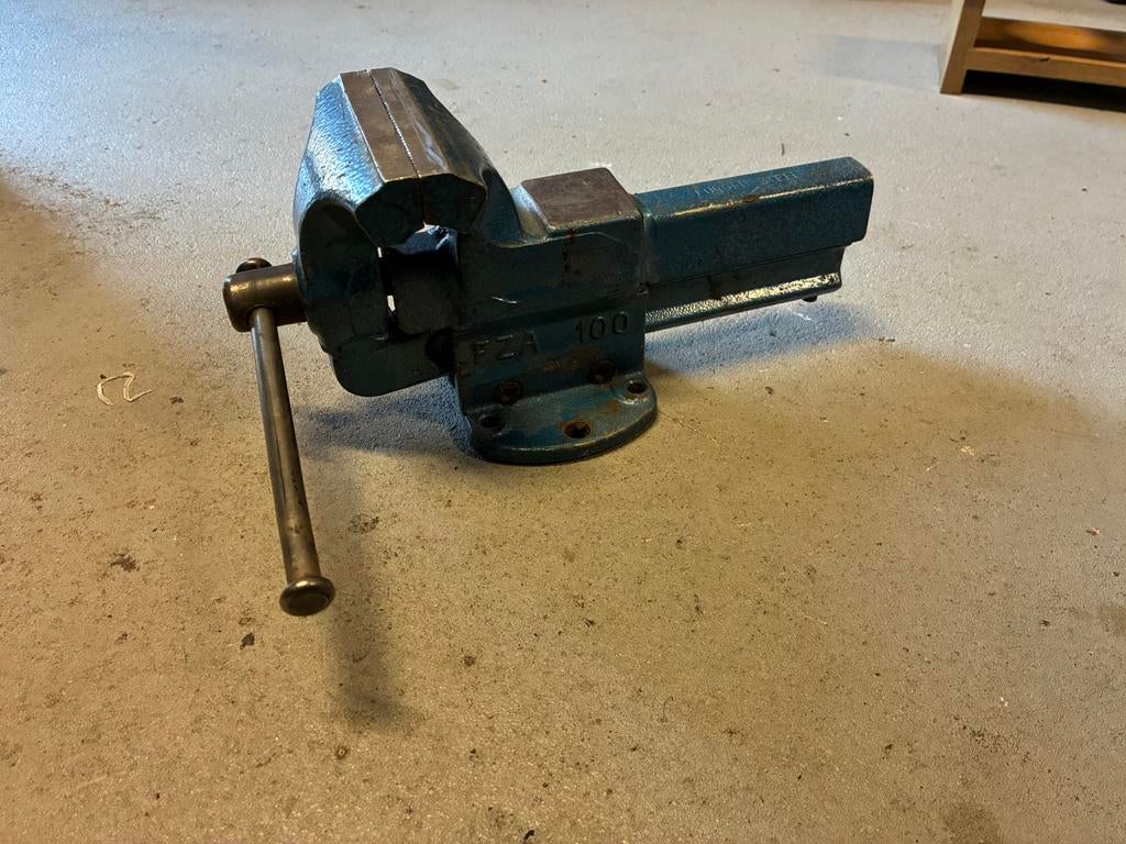Fza 100 bankschroef 100mm, Auto diversen, Ophalen of Verzenden, Zo goed als nieuw