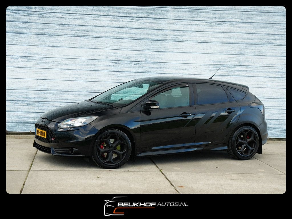 Ford Focus 2.0 EcoBoost ST-2 250Pk ! Leer Recaro Milltek !, Auto's, Euro 5, Gebruikt, Zwart, 4 cilinders