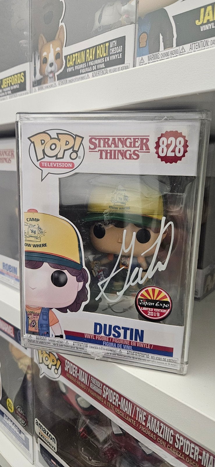 Funko Dustin #828 Stranger Things gesigneerd Gaten Matarazzo, Verzamelen, Ophalen of Verzenden, Zo goed als nieuw