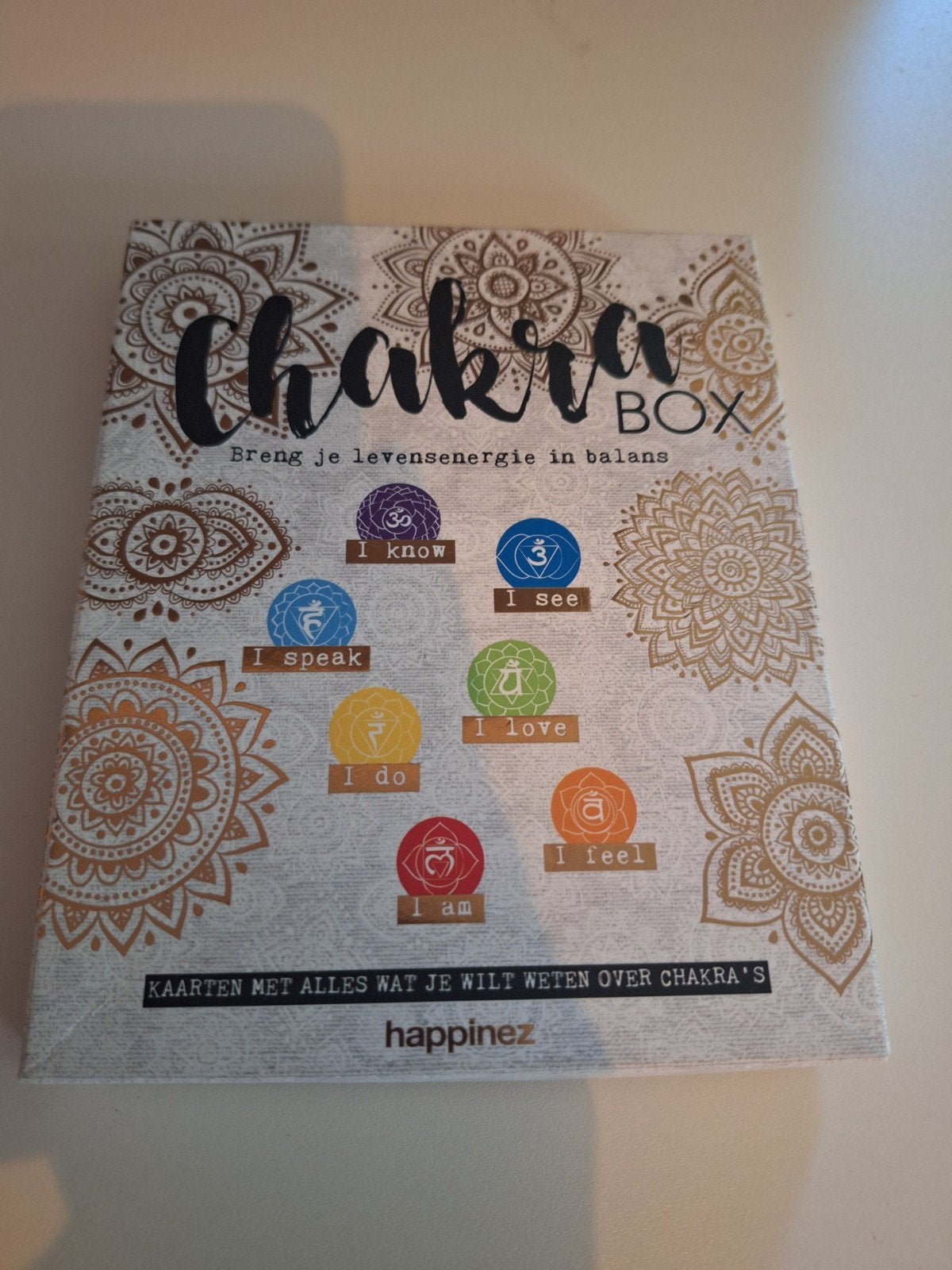 Chakra Box: Breng je levensenergie in balans, Achtergrond en Informatie, Ophalen of Verzenden, Zo goed als nieuw, Happinez