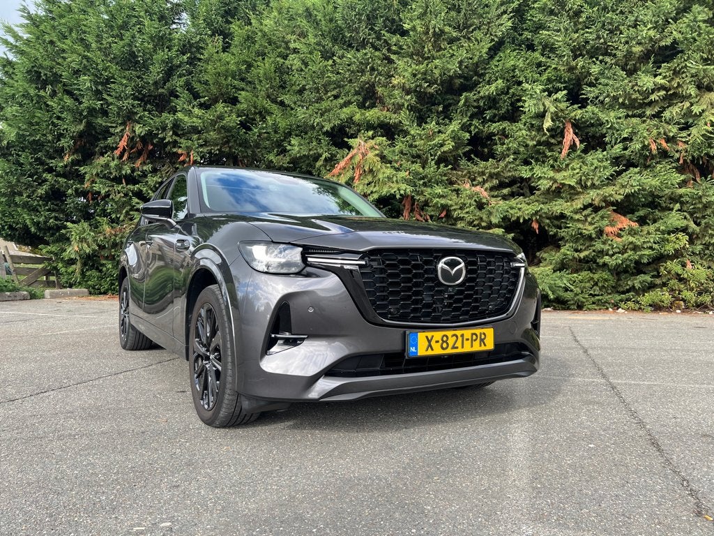 Mazda CX-60 2.5 Homura E-skyactiv Phev 327pk Aut 2023 Grijs, Auto's, Automaat, Zwart, 192 pk, Verwarmde buitenspiegels
