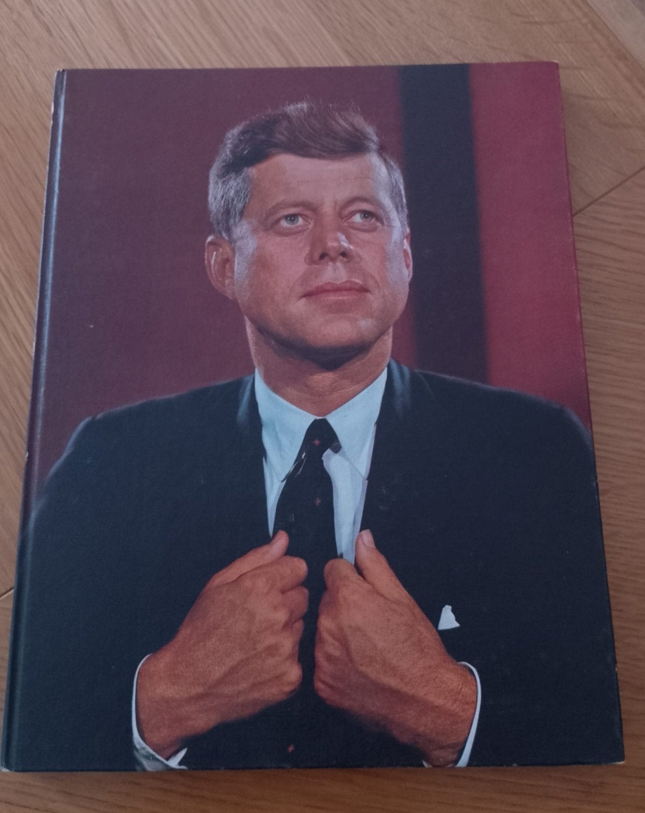 De Dood van een President - JFK Boek, Ophalen of Verzenden, Gelezen, Saul Pett, Sid Moody, Hugh Mulligan, Tom Henshaw, Politiek