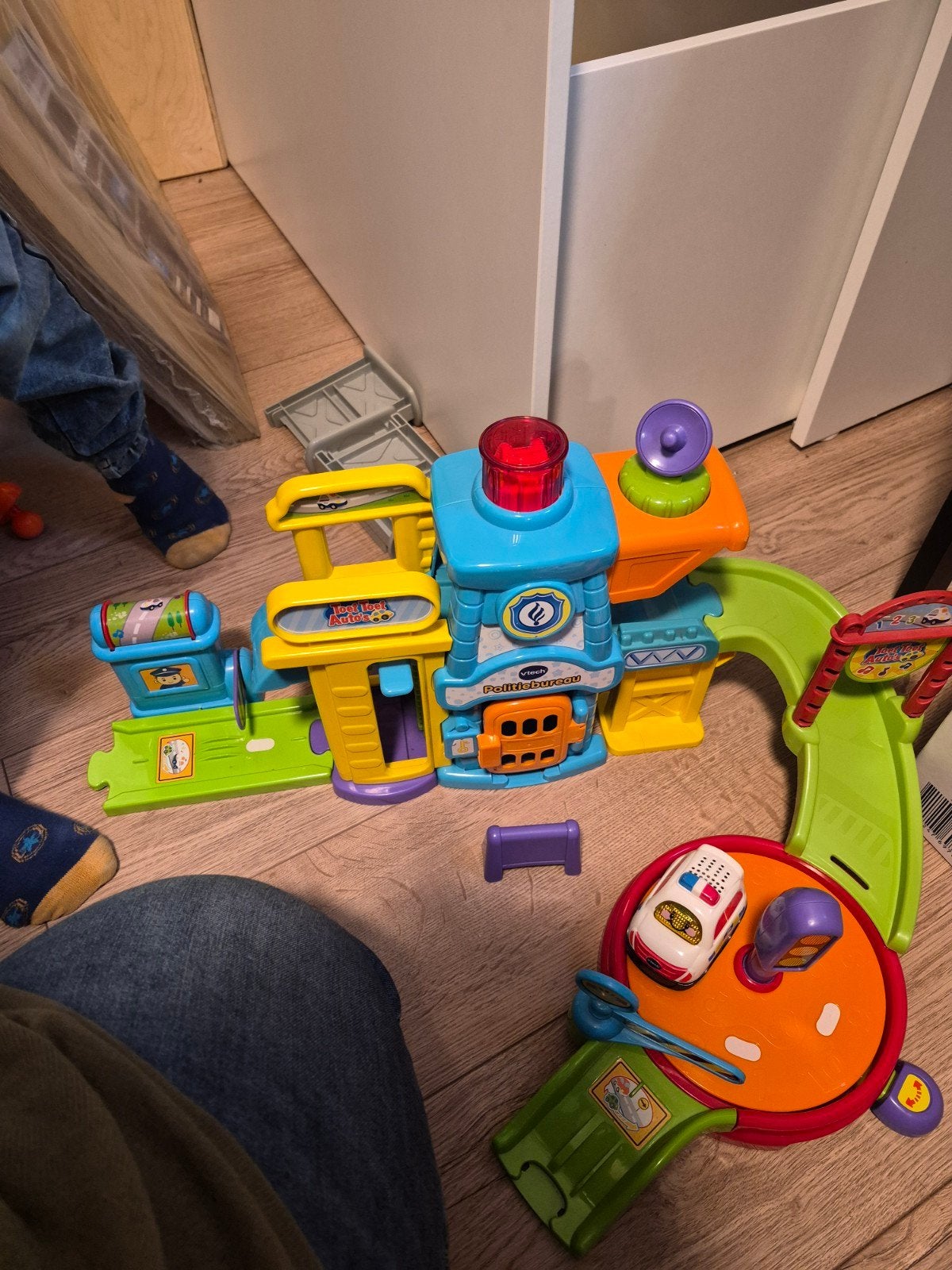 VTech Toet Toet Auto's Politiebureau met auto, Ophalen of Verzenden, Zo goed als nieuw, Jongen of Meisje