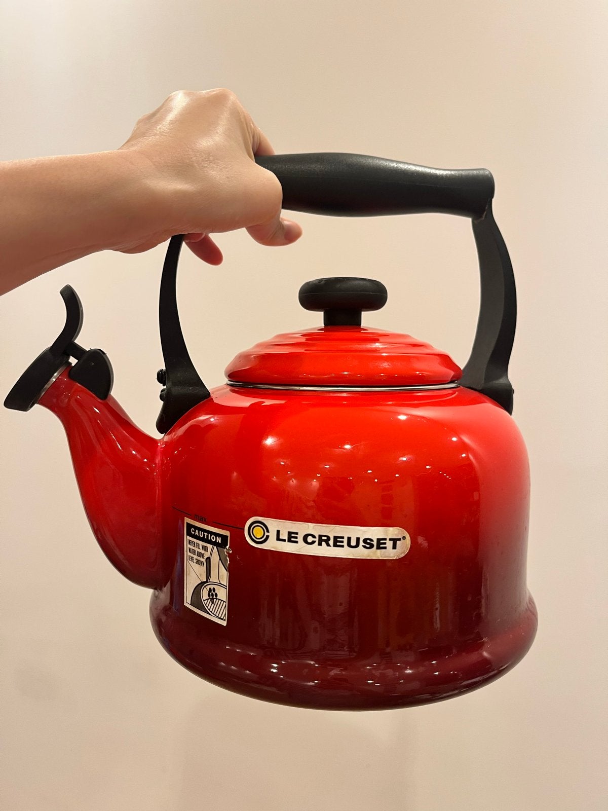 Le Creuset Tradition Fluitketel 2.1L Rood, Huis en Inrichting, Gebruikt, Ophalen of Verzenden, Metaal, Rood