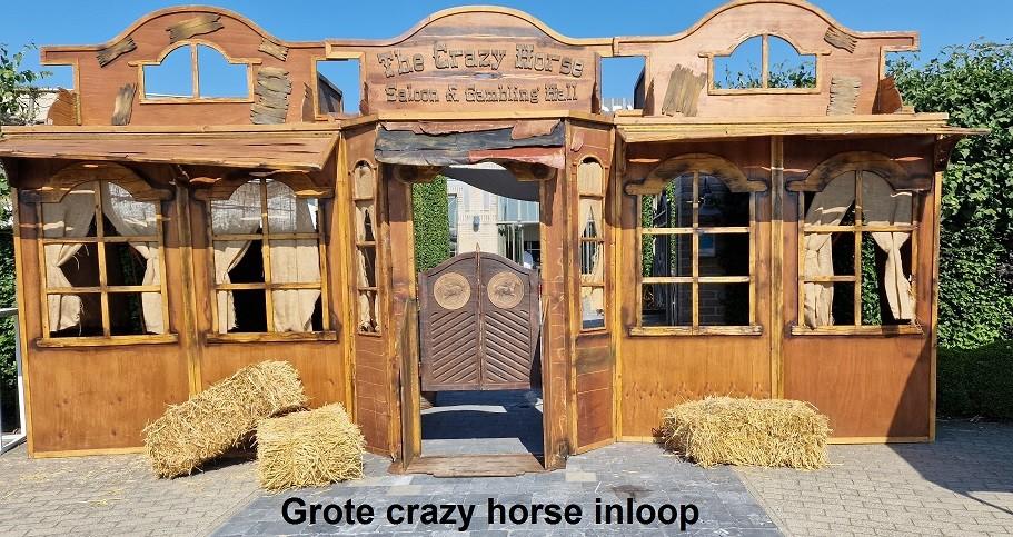 Westernhuisjes  en rodeostier te huur, Ophalen