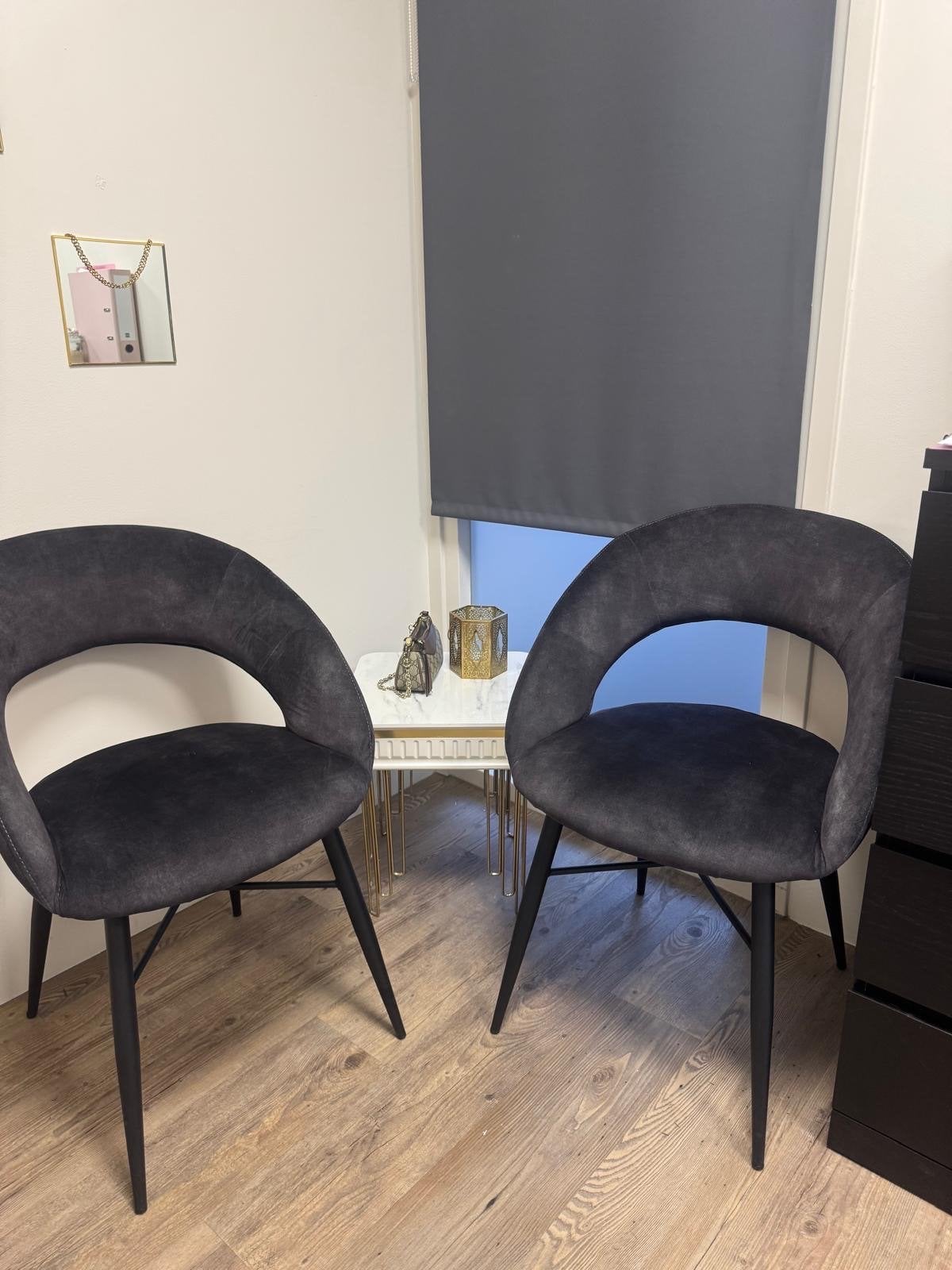 Set van 2 donkergrijze fluwelen stoelen, Huis en Inrichting, Stoelen, Ophalen, Twee, Zwart, Zo goed als nieuw