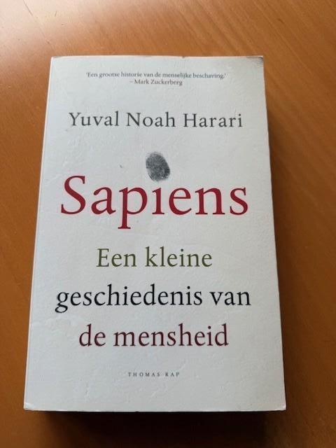 yuval noah harari sapiens, Ophalen of Verzenden, Zo goed als nieuw