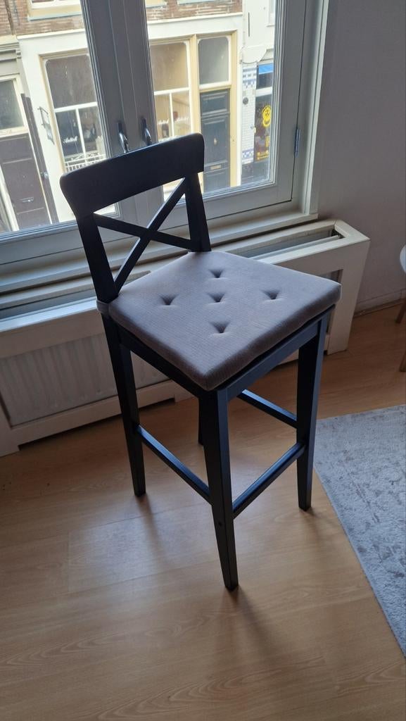 Gratis af te halen: buitenkleden, hoge barkruk, tuinset, Ophalen, Gebruikt, Glas, Overige stijlen