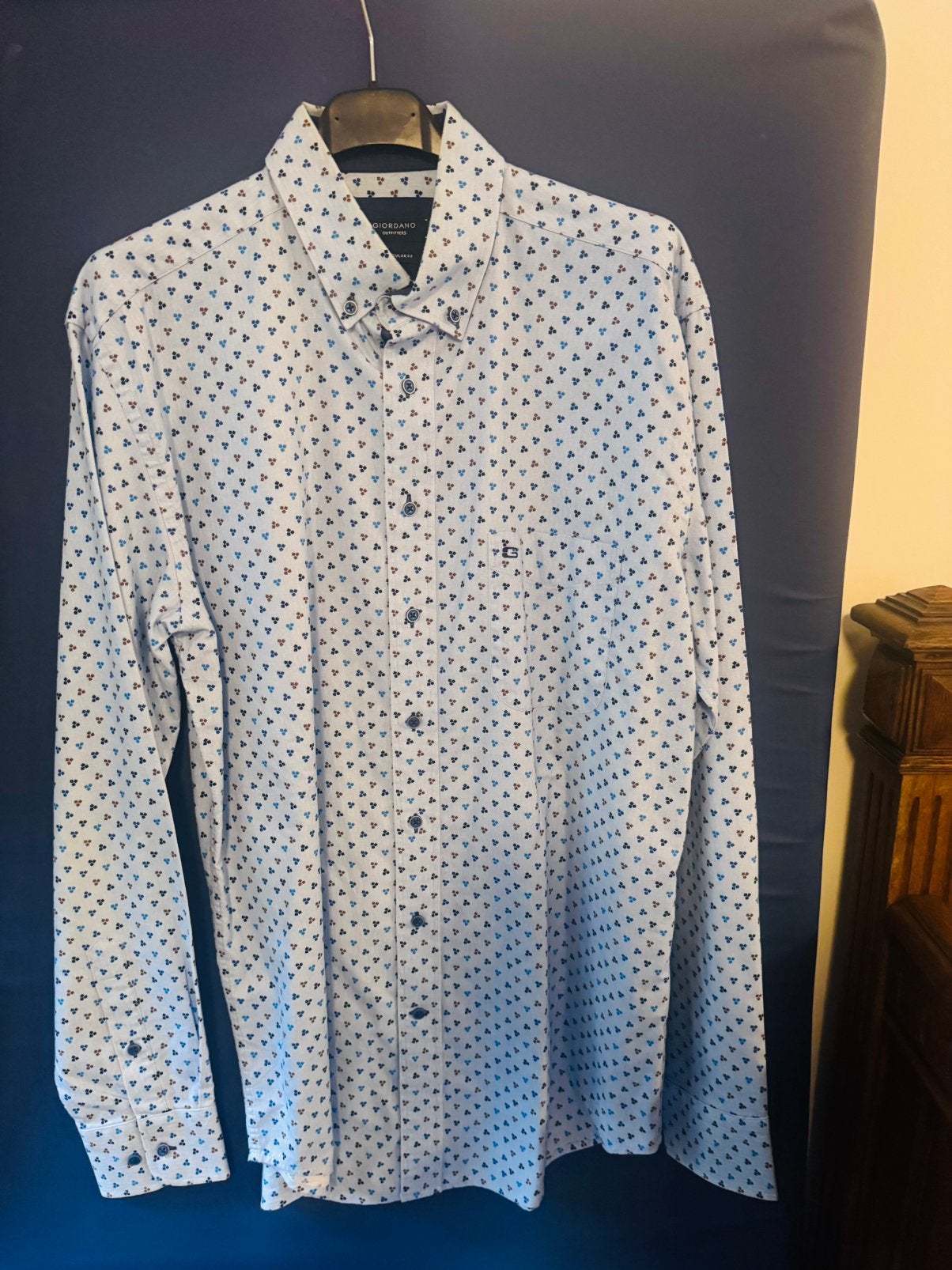 Giordano Outfitter lichtblauw overhemd met print maat 39/40, Kleding | Heren, Overhemden, Verzenden, Zo goed als nieuw, Blauw
