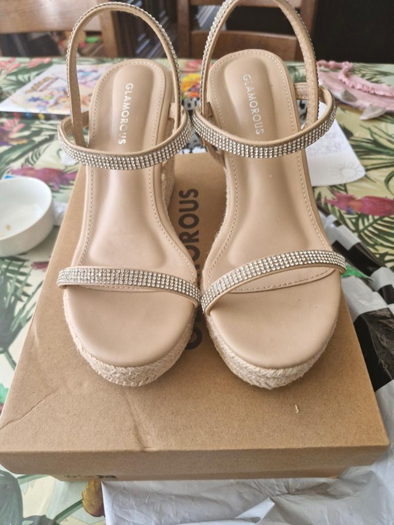 Fs glamarous sandalen met sleehak maat 38, Beige, Nieuw, Glamarous, Sandalen of Muiltjes