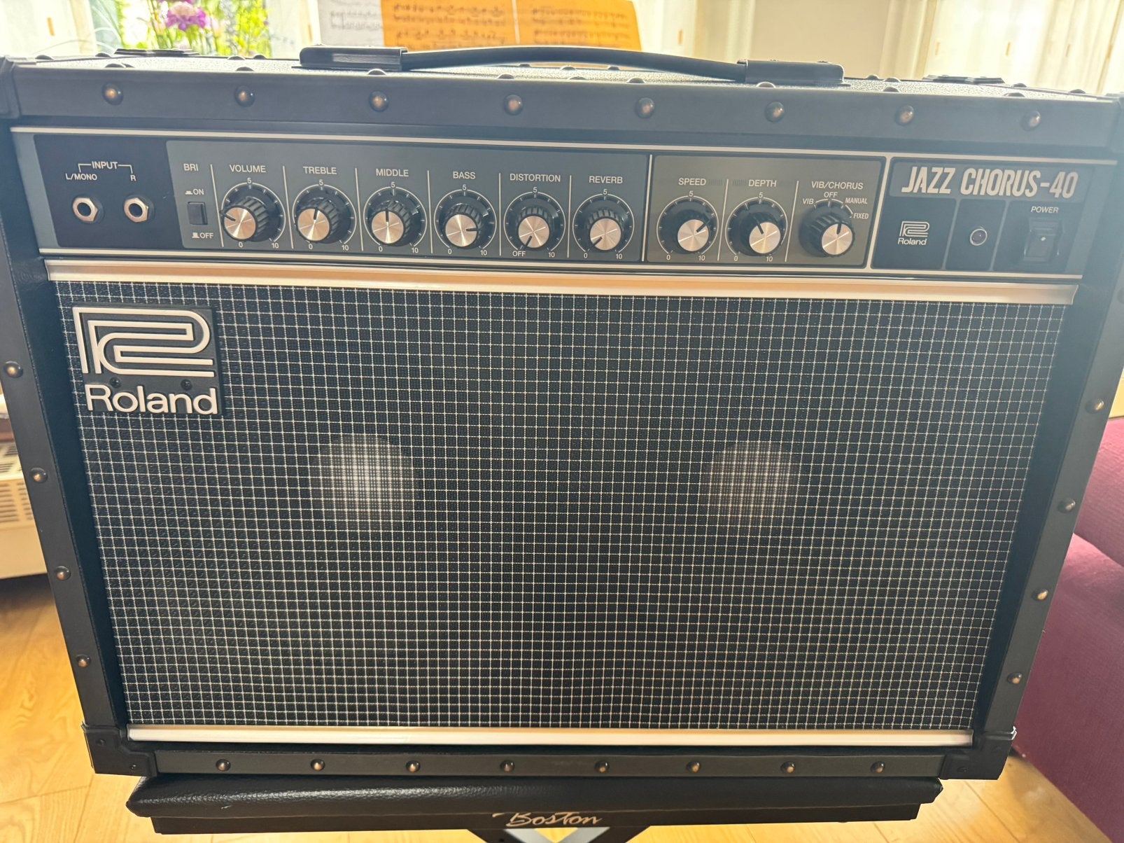 Roland jazz chorus 40, Muziek en Instrumenten, Versterkers | Bas en Gitaar, Ophalen, Zo goed als nieuw, Minder dan 50 watt