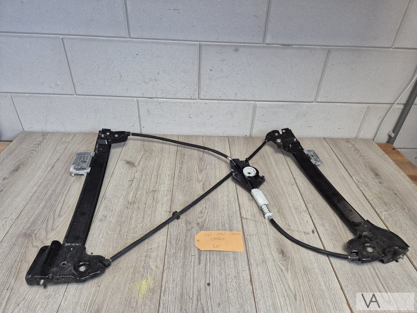 VW New Beetle cabrio 02 - 10 raammechaniek links voor €150, Gebruikt, -, Volkswagen, -