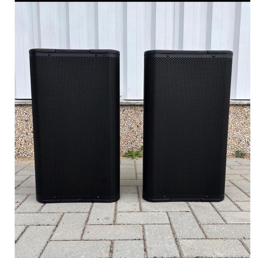 QSC AP-5122, Ophalen of Verzenden, 120 watt of meer, Front, Rear of Stereo speakers, Overige merken