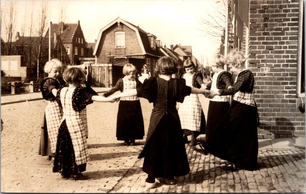 Spakenburg - 11 oude ansichtkaarten Klederdracht II, Verzenden, 1960 tot 1980, Gelopen, Utrecht