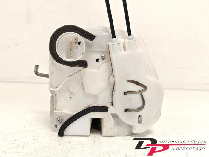 Deurslot Mechaniek 4Deurs links-voor van een Mitsubishi Spac, Gebruikt, -, -, Ophalen of Verzenden