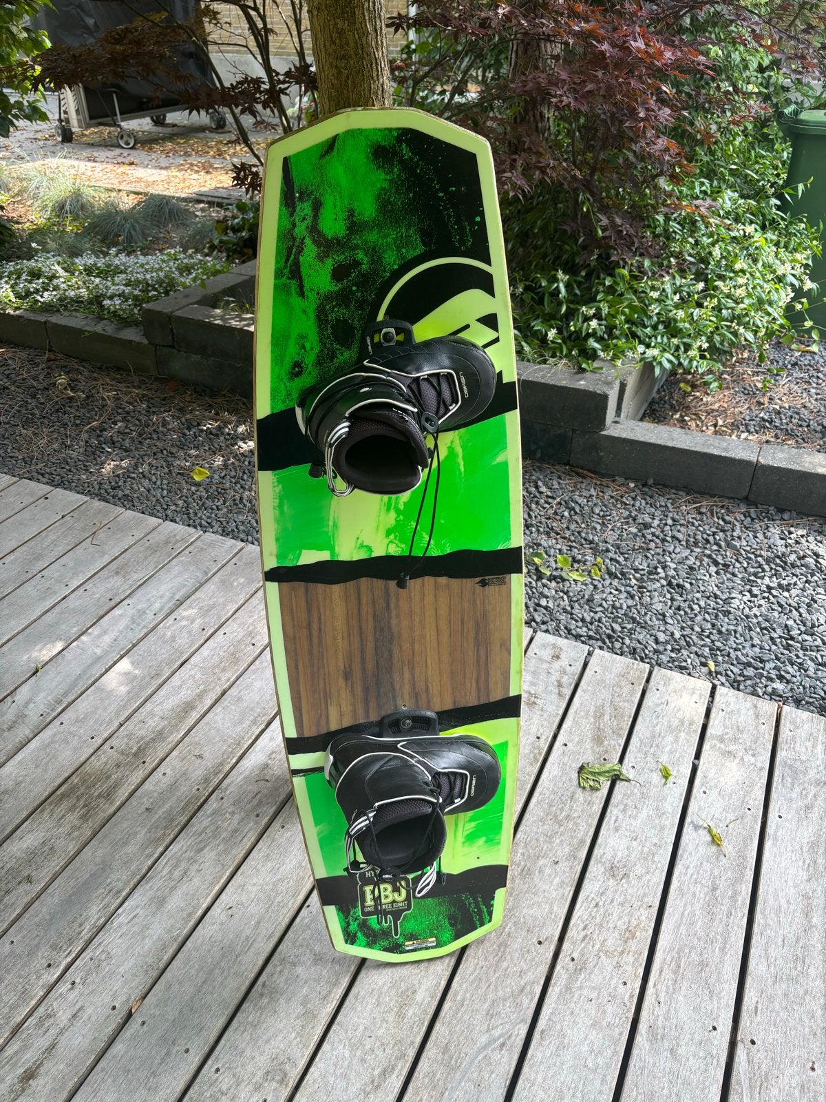Wakeboard Hyperlite PBJ 138 zonder bindingen, Watersport en Boten, Ophalen, Gebruikt, Board en Schoenen