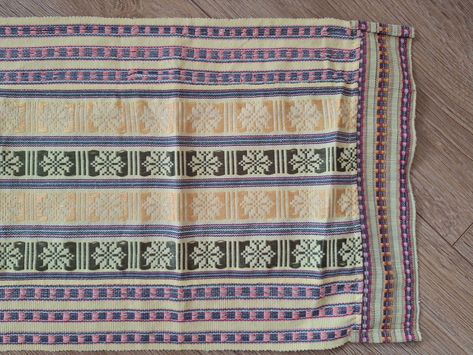 ​Handgeweven Vietnamese tafelloper / bohemian tafelkleed (et, Ophalen