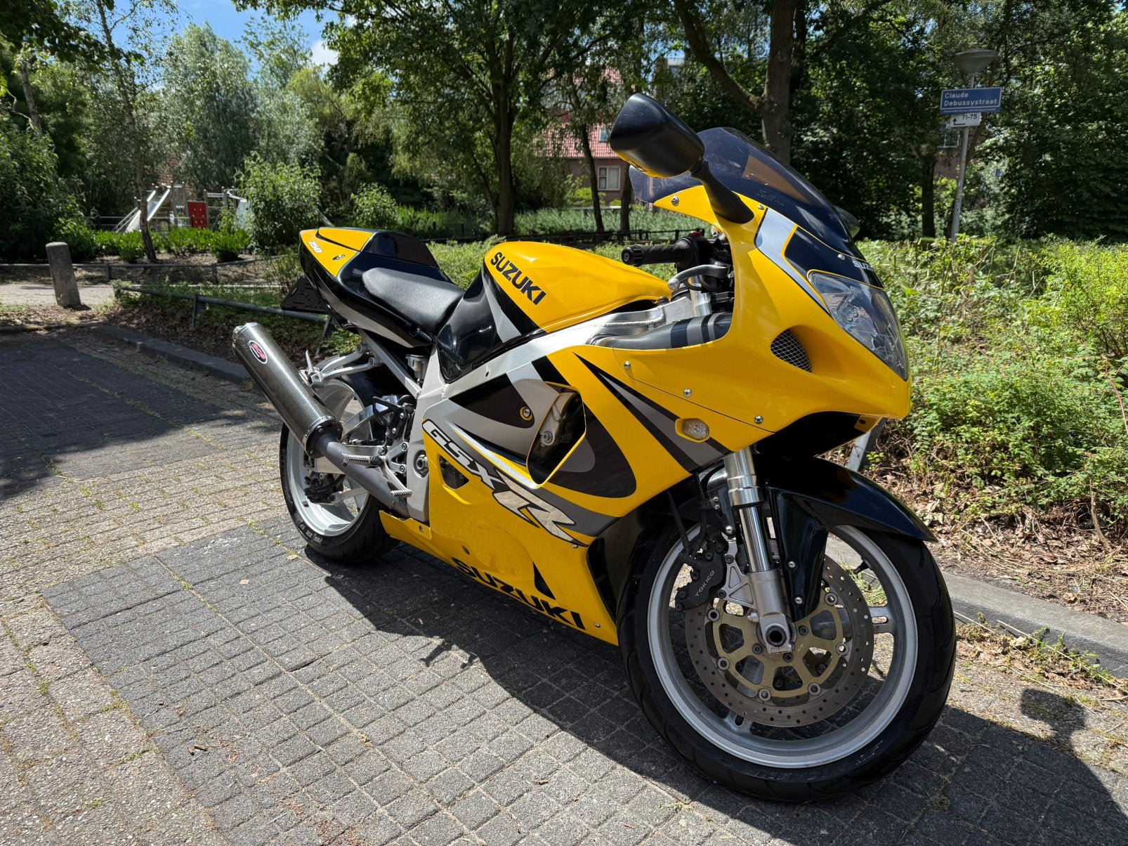 Suzuki GSX R 750 K1