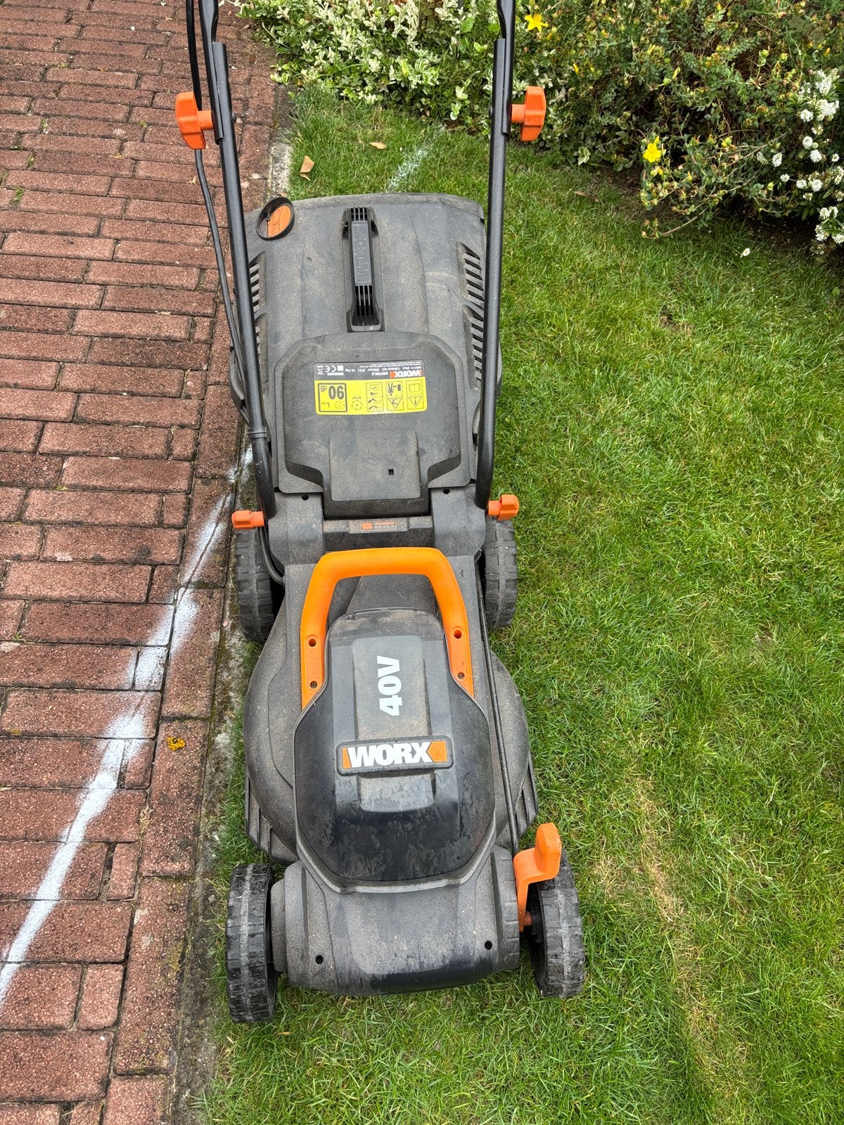 Worx 40V Accu-grasmaaier met 2x 20V accu's, Ophalen, Cirkelmaaier, Gebruikt, Accu-grasmaaier