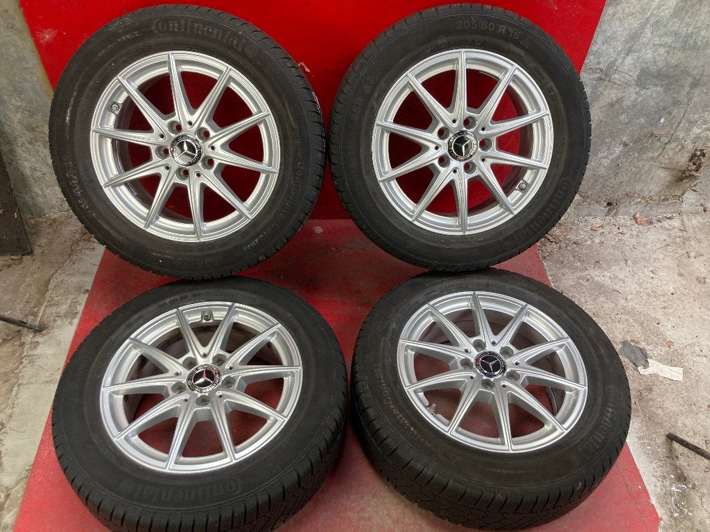 Winterbanden Mercedes A Klasse 205/60R16 Continental, Auto-onderdelen, Gebruikt, 16 inch, ., Banden en Velgen