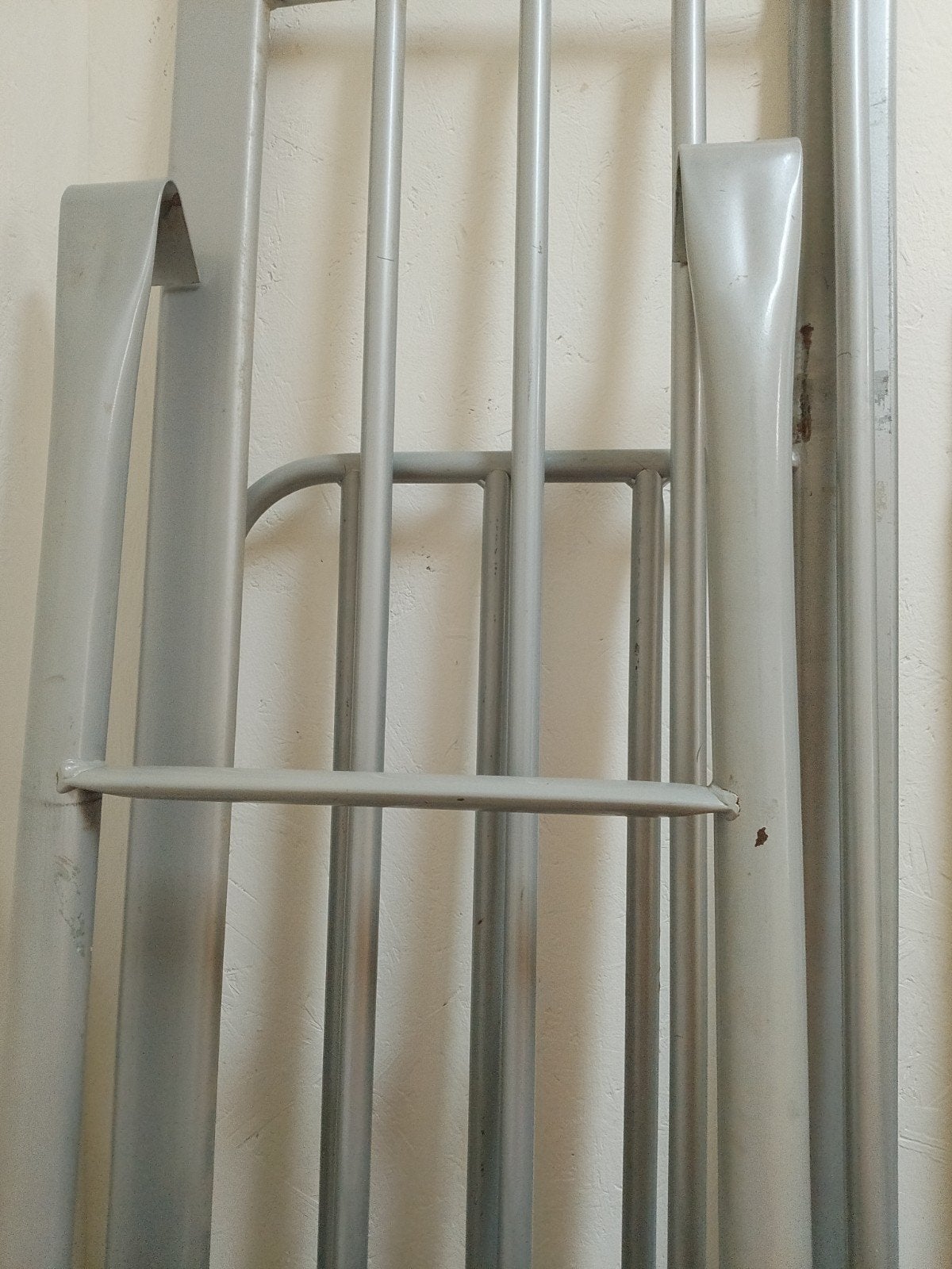 Metalen hoogslaper van  Ikea., Ophalen, Metaal, Cd's