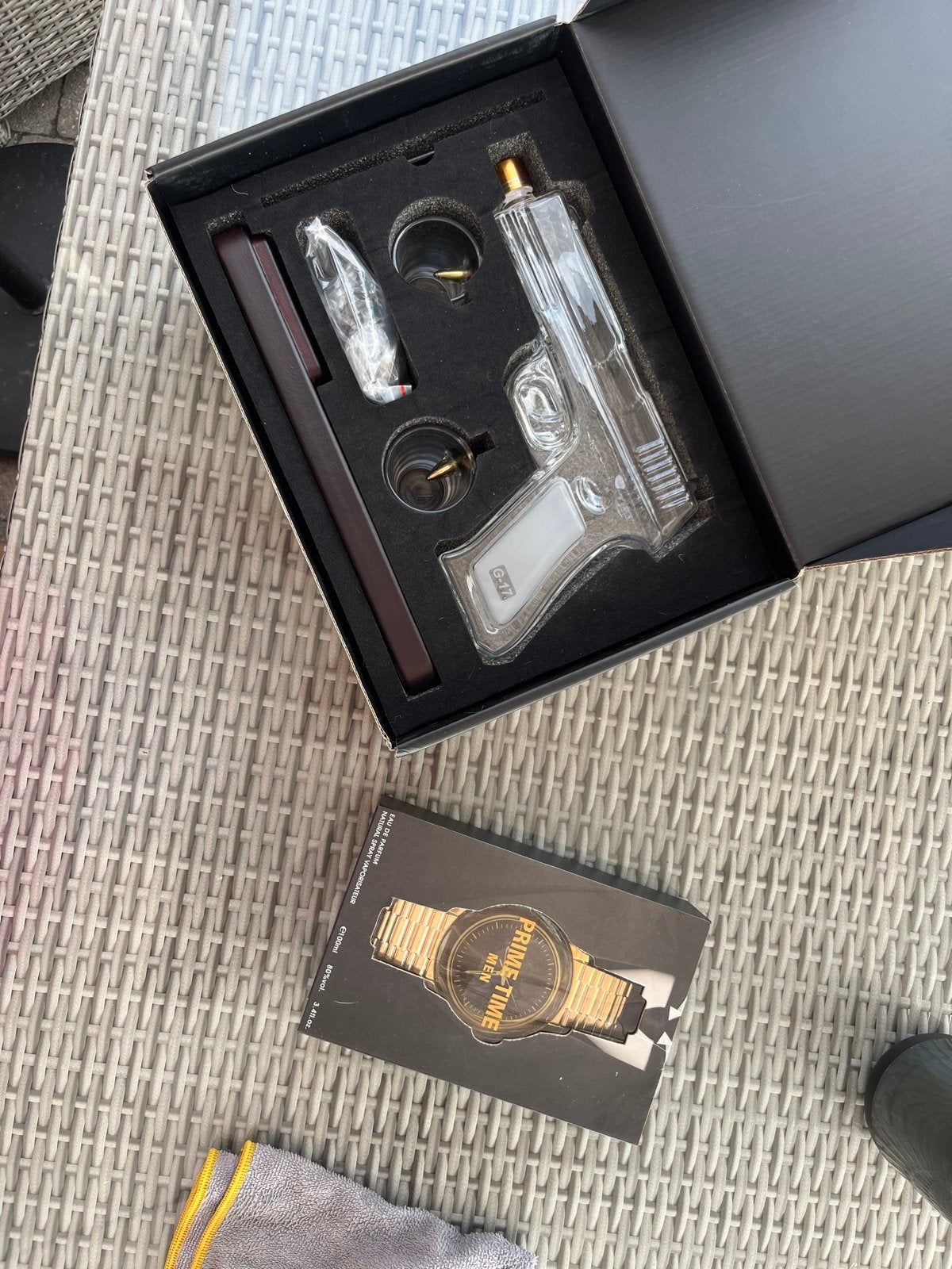 Whiskey Decanter Set G-17 Pistool met Glazen en Parfum, Meerkleurig, Nieuw, Ophalen of Verzenden, Modern