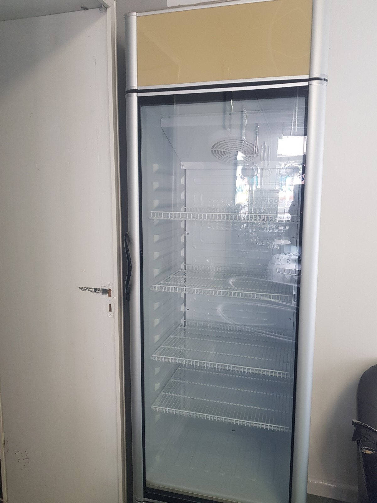 Glazen Deur Koelkast - Perfect voor Drankjes en Snacks, Witgoed en Apparatuur, Koelkasten en IJskasten, 200 liter of meer, 60 cm of meer