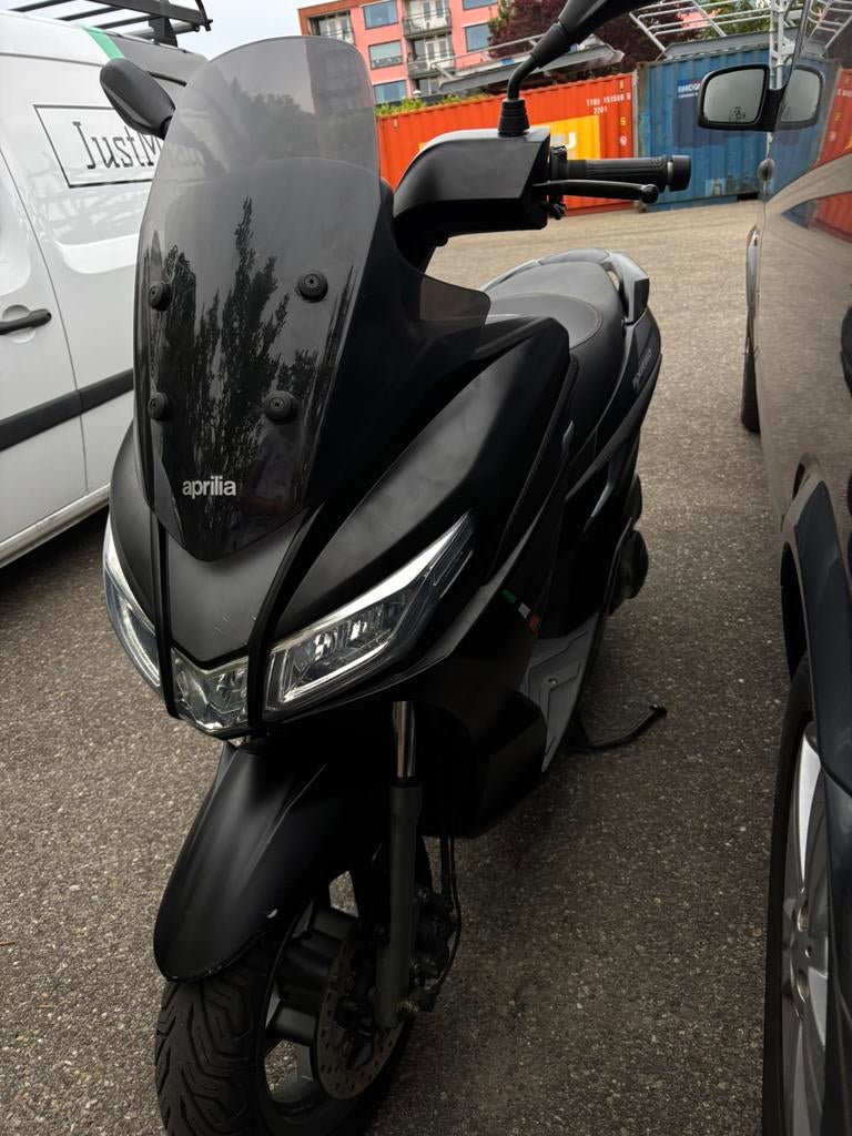 Aprilia, Fietsen en Brommers, Scooters | Aprilia, Maximaal 45 km/u, SR 50, Ophalen of Verzenden, Zo goed als nieuw