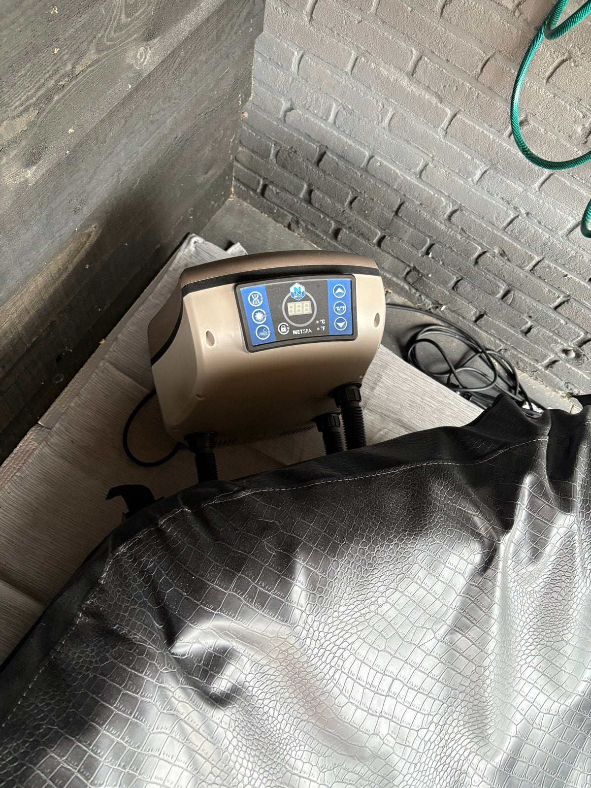 NetSpa Python Pomp en Cover, Tuin en Terras, Bubbelbaden en Hottubs, Zo goed als nieuw, Opblaasbaar, Afdekzeil, Ophalen