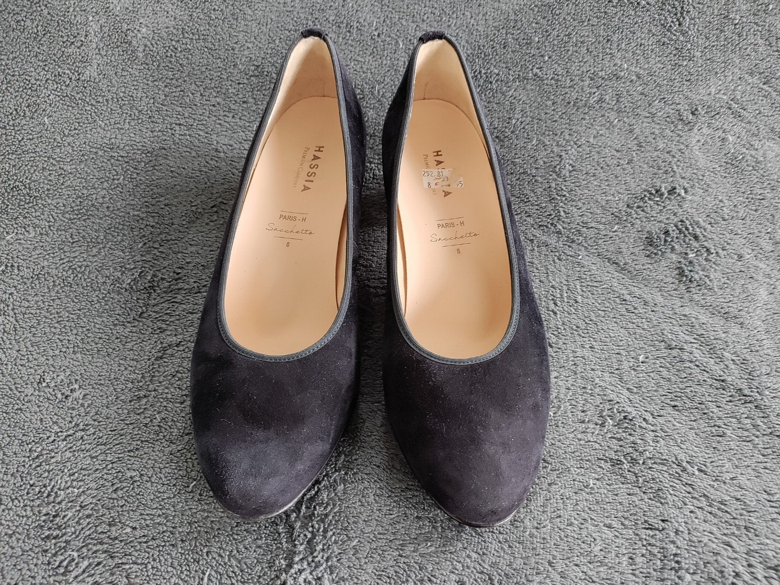 Hassia pump zwartblauw mt 8 42 zgan, Hassia, Pumps, Blauw, Ophalen of Verzenden