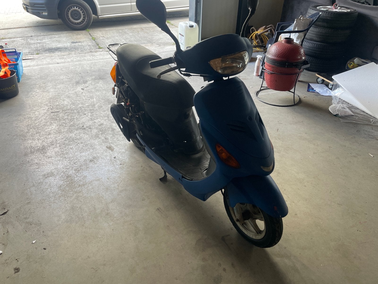 Blauwe scooter lees beschrijving, Fietsen en Brommers, Tweetakt, Gebruikt, ., .