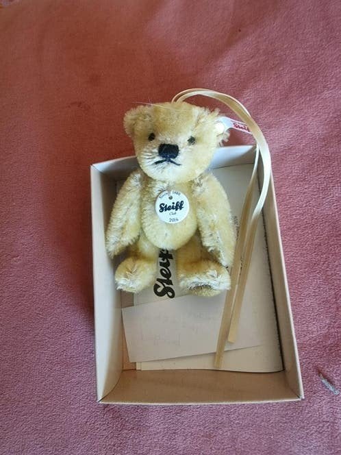 Mini Steiff beertje 2016 - 10 cm met certificaat, Ophalen of Verzenden