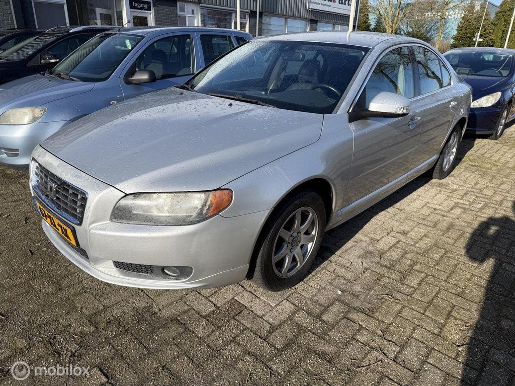 Volvo S80 2.4 D5 NIEUWE APK AUTOMAAT, Auto's, Volvo, Gebruikt, 2000 kg, 14 km/l, Bedrijf