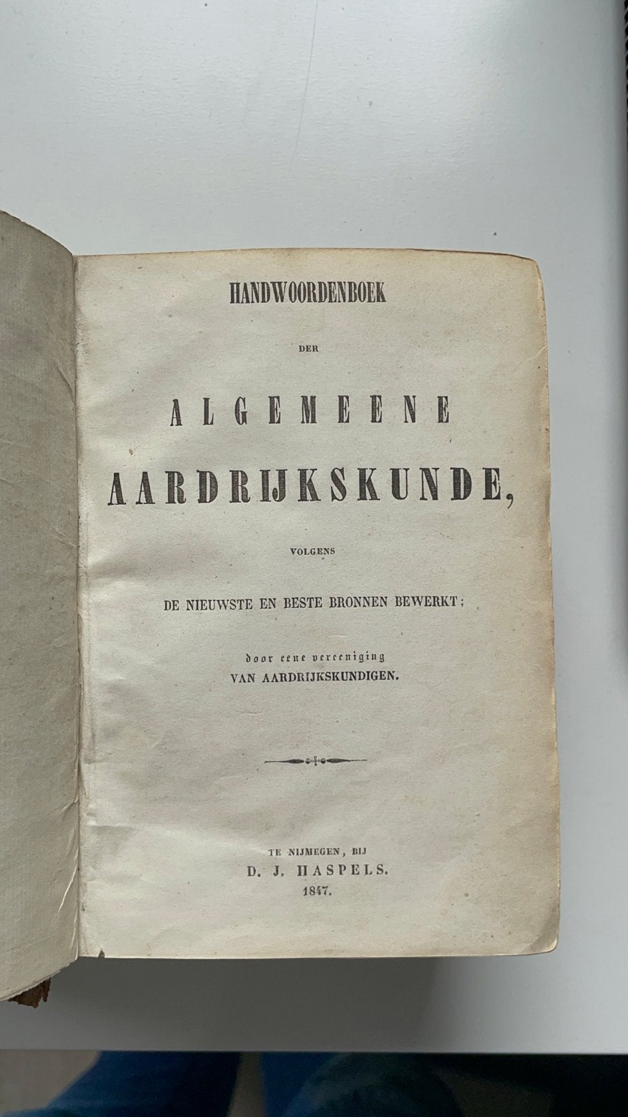 Antiek Handwoordenboek der Algemeene Aardrijkskunde 1847, Ophalen of Verzenden