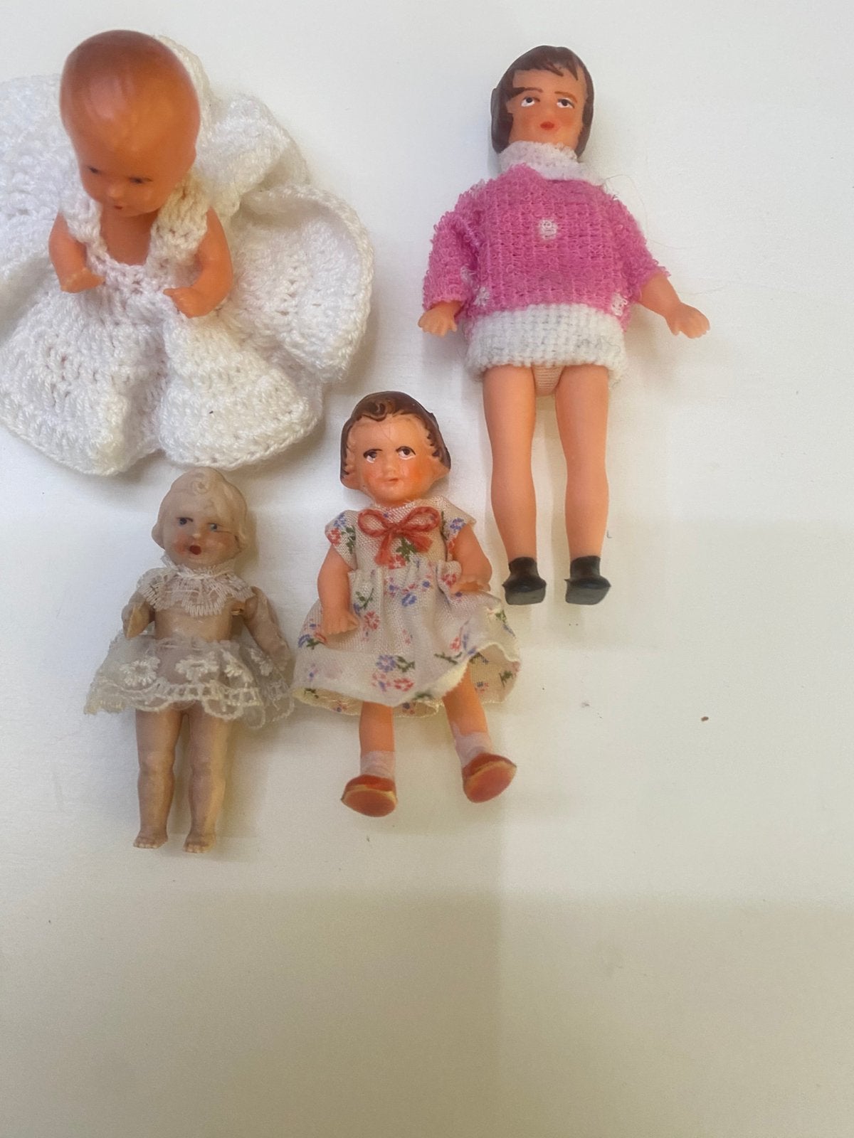 4 poppenhuispopjes, Ophalen of Verzenden, Zo goed als nieuw, Poppenhuis