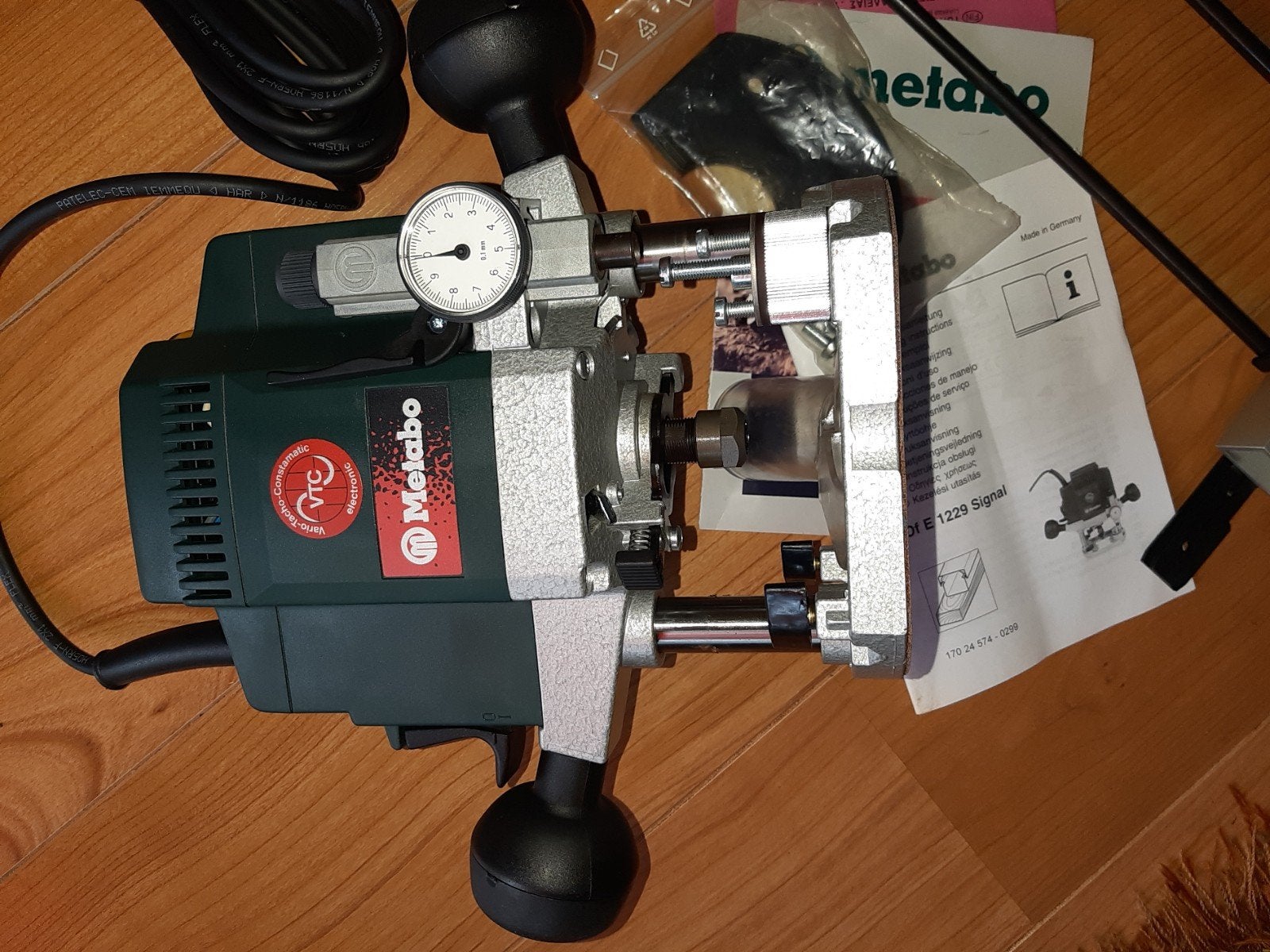 Metabo bovenfrees signal 1229 NIEUW!, Ophalen of Verzenden, Nieuw, Elektrisch, Bovenfrees