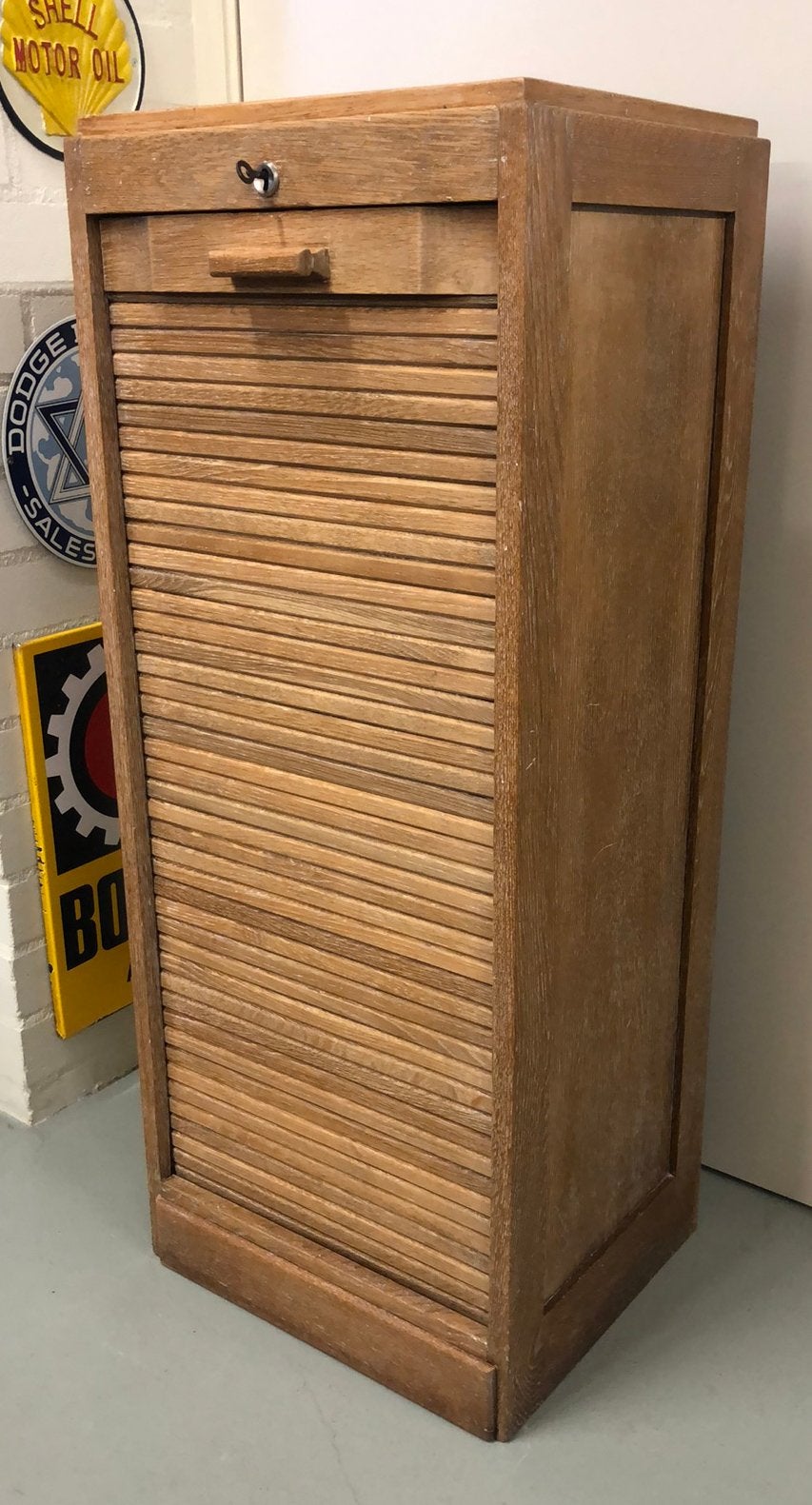 Licht eiken roldeur kastje in nette staat !, Ophalen, Minder dan 50 cm, 100 tot 150 cm, Eikenhout