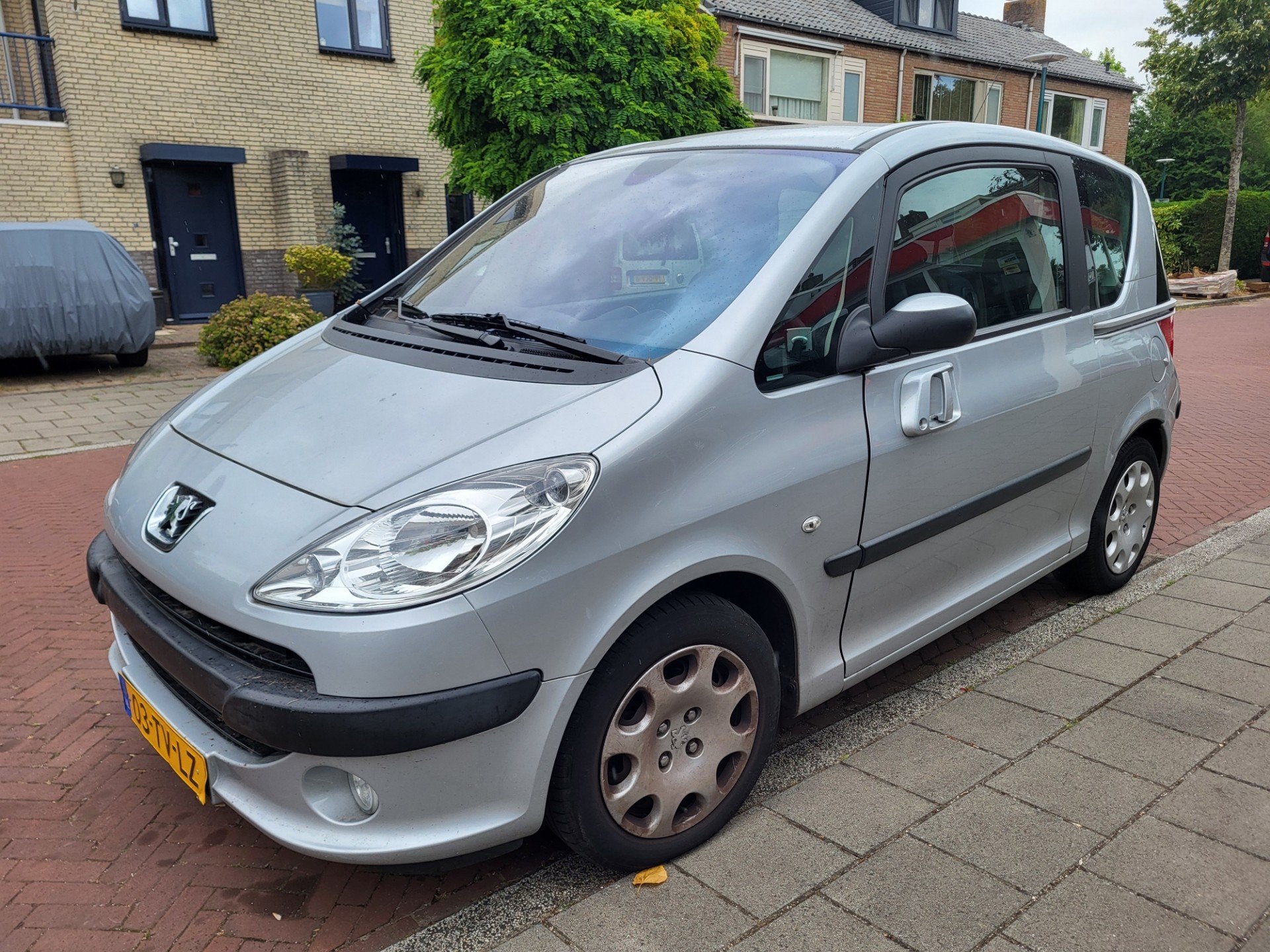 Peugeot 1007 1.4-16V Sesam Gentry eerste eigenaar +nieuwe ap, Auto's, Voorwielaandrijving, Stof, 4 cilinders, 610 kg