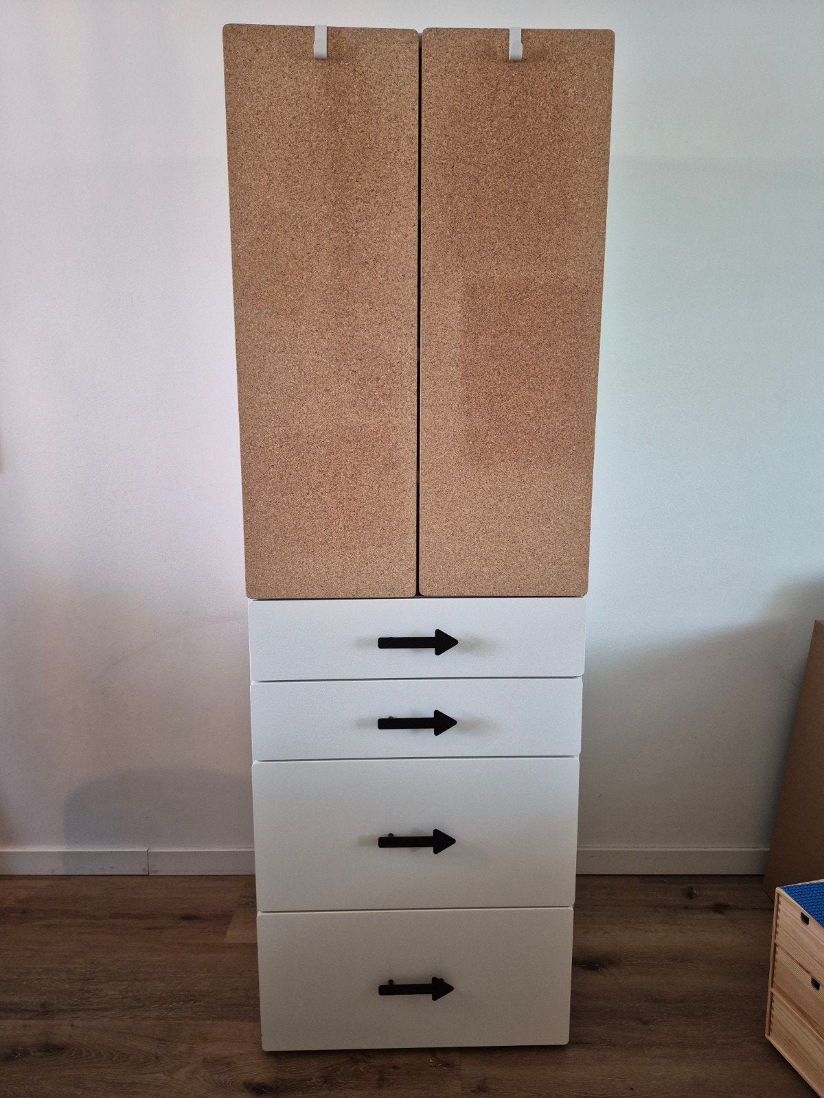 smastad kast kinderkamer ikea wit kurk, Ophalen, Met deur(en), 50 tot 100 cm, Zo goed als nieuw